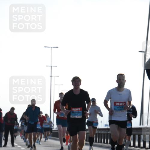03.10.2026 - Köhlbrandbrückenlauf LenaG. http://msf.ph/oto/10657228 03.10.2026 09:21:39 Position 1 2044, 2190 meine-sportfotos.de