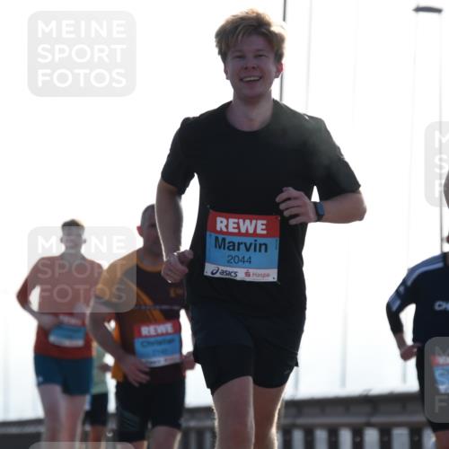 03.10.2026 - Köhlbrandbrückenlauf LenaG. http://msf.ph/oto/10657235 03.10.2026 09:21:42 Position 1 2044, 2190 meine-sportfotos.de