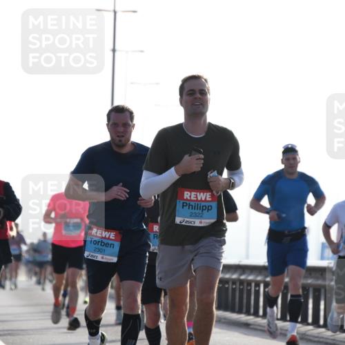 03.10.2026 - Köhlbrandbrückenlauf LenaG. http://msf.ph/oto/10657273 03.10.2026 09:21:57 Position 1 1479, 2301, 2322, 1944, 2151 meine-sportfotos.de