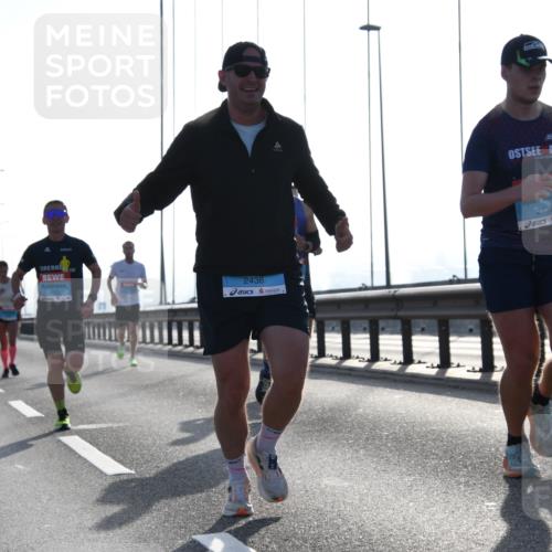 03.10.2026 - Köhlbrandbrückenlauf LenaG. http://msf.ph/oto/10657346 03.10.2026 09:22:12 Position 1 2436, 2139 meine-sportfotos.de