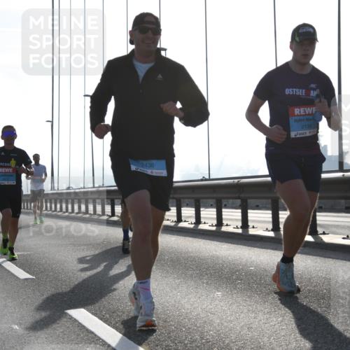 03.10.2026 - Köhlbrandbrückenlauf LenaG. http://msf.ph/oto/10657356 03.10.2026 09:22:12 Position 1 2436, 2139 meine-sportfotos.de