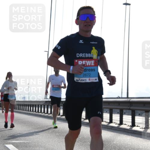 03.10.2026 - Köhlbrandbrückenlauf LenaG. http://msf.ph/oto/10657368 03.10.2026 09:22:14 Position 1 2672 meine-sportfotos.de