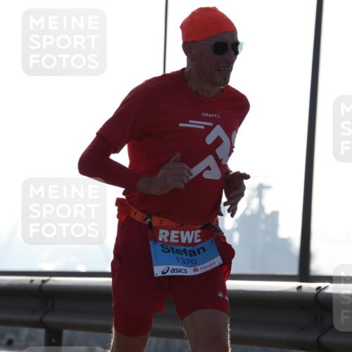 03.10.2026 - Köhlbrandbrückenlauf LenaG. http://msf.ph/oto/10657414 03.10.2026 09:22:24 Position 1 1370 meine-sportfotos.de