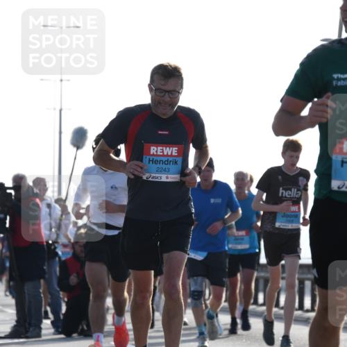 03.10.2026 - Köhlbrandbrückenlauf LenaG. http://msf.ph/oto/10657455 03.10.2026 09:22:45 Position 1 2243, 1936, 1359 meine-sportfotos.de