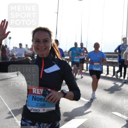 03.10.2026 - Köhlbrandbrückenlauf LenaG. http://msf.ph/oto/10657506 03.10.2026 09:22:59 Position 1 2368, 214, 2143 meine-sportfotos.de
