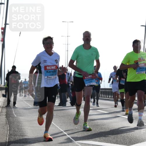 03.10.2026 - Köhlbrandbrückenlauf LenaG. http://msf.ph/oto/10657532 03.10.2026 09:23:08 Position 1 2394, 2163, 1878, 2386 meine-sportfotos.de