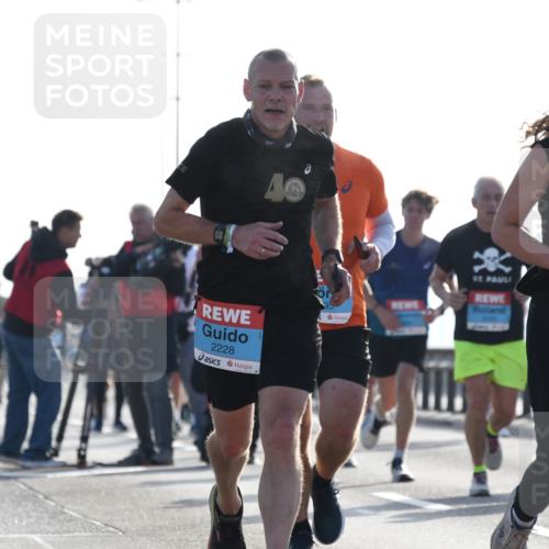 03.10.2026 - Köhlbrandbrückenlauf LenaG. http://msf.ph/oto/10657606 03.10.2026 09:23:22 Position 1 40, 2228, 2127 meine-sportfotos.de