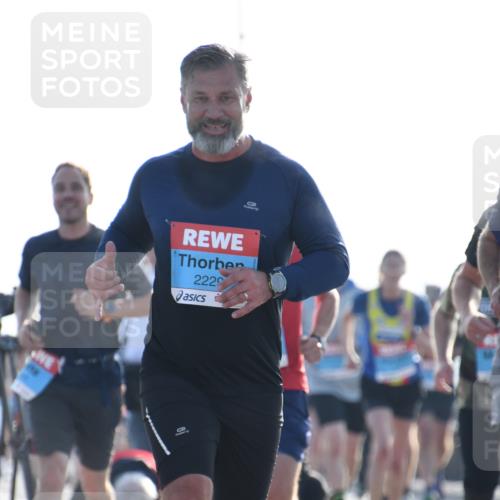 03.10.2026 - Köhlbrandbrückenlauf LenaG. http://msf.ph/oto/10657687 03.10.2026 09:23:55 Position 1 2229 meine-sportfotos.de