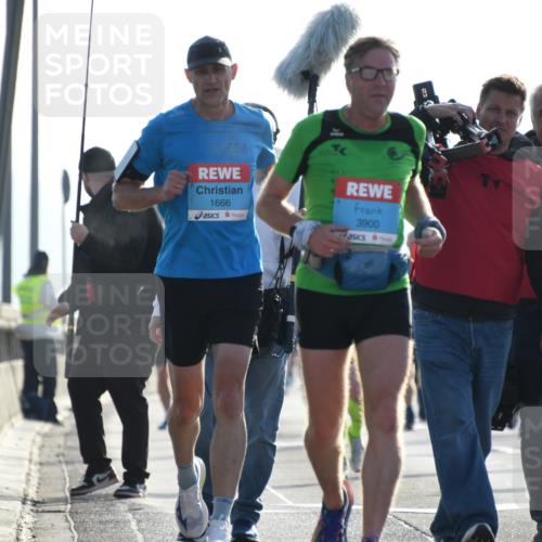 03.10.2026 - Köhlbrandbrückenlauf LenaG. http://msf.ph/oto/10657783 03.10.2026 09:24:40 Position 1 1666, 3900 meine-sportfotos.de