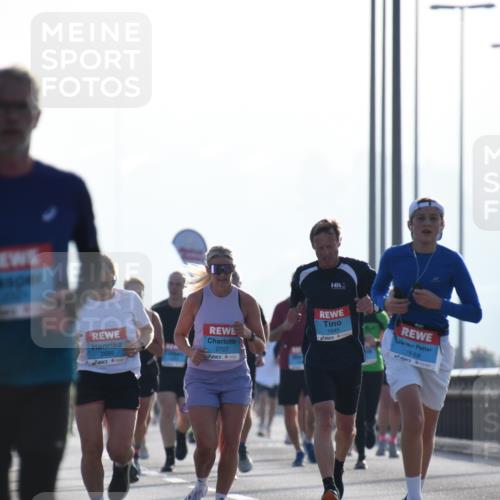 03.10.2026 - Köhlbrandbrückenlauf LenaG. http://msf.ph/oto/10657834 03.10.2026 09:25:19 Position 1 2665, 2707, 1645, 1959 meine-sportfotos.de