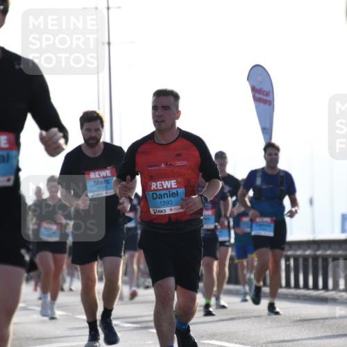 03.10.2026 - Köhlbrandbrückenlauf LenaG. http://msf.ph/oto/10657909 03.10.2026 09:25:45 Position 1 1127, 1791, 2020, 1293 meine-sportfotos.de