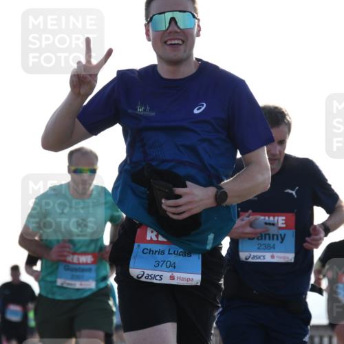 03.10.2026 - Köhlbrandbrückenlauf LenaG. http://msf.ph/oto/10657959 03.10.2026 09:25:58 Position 1 2384, 3704 meine-sportfotos.de