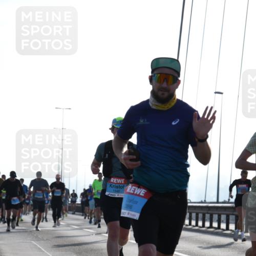 03.10.2026 - Köhlbrandbrückenlauf LenaG. http://msf.ph/oto/10658004 03.10.2026 09:26:13 Position 1 1549, 3866, 3 meine-sportfotos.de