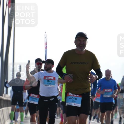 03.10.2026 - Köhlbrandbrückenlauf LenaG. http://msf.ph/oto/10658011 03.10.2026 09:26:19 Position 1 2588, 2544, 1590 meine-sportfotos.de