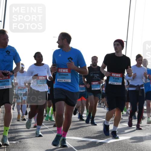03.10.2026 - Köhlbrandbrückenlauf LenaG. http://msf.ph/oto/10658088 03.10.2026 09:26:45 Position 1 1593, 2354, 1594, 2196 meine-sportfotos.de