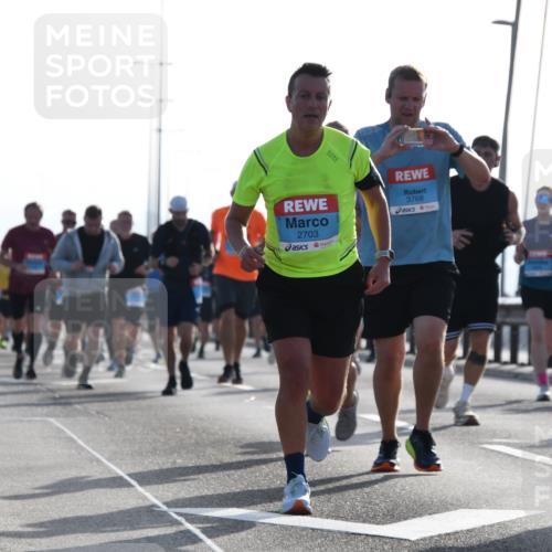 03.10.2026 - Köhlbrandbrückenlauf LenaG. http://msf.ph/oto/10658158 03.10.2026 09:27:10 Position 1 2703, 3768 meine-sportfotos.de