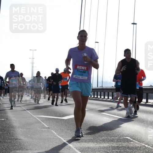 03.10.2026 - Köhlbrandbrückenlauf LenaG. http://msf.ph/oto/10658175 03.10.2026 09:27:14 Position 1 2609 meine-sportfotos.de