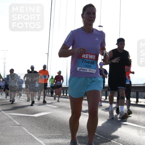 03.10.2026 - Köhlbrandbrückenlauf LenaG. http://msf.ph/oto/10658183 03.10.2026 09:27:15 Position 1 2609 meine-sportfotos.de