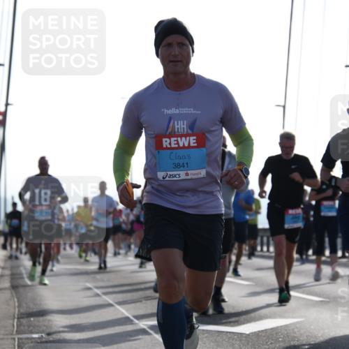 03.10.2026 - Köhlbrandbrückenlauf LenaG. http://msf.ph/oto/10658214 03.10.2026 09:27:18 Position 1 3841 meine-sportfotos.de