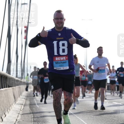 03.10.2026 - Köhlbrandbrückenlauf LenaG. http://msf.ph/oto/10658251 03.10.2026 09:27:23 Position 1 18, 1551 meine-sportfotos.de