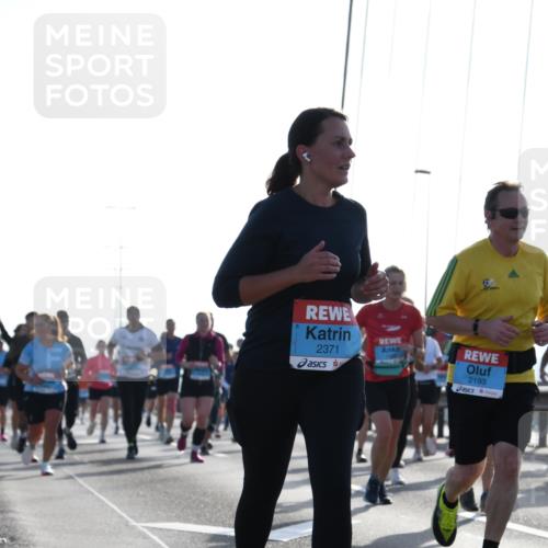 03.10.2026 - Köhlbrandbrückenlauf LenaG. http://msf.ph/oto/10658276 03.10.2026 09:27:33 Position 1 2371, 2193 meine-sportfotos.de