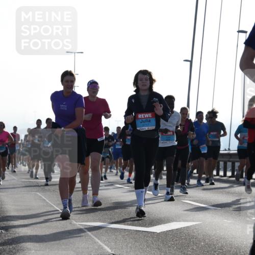 03.10.2026 - Köhlbrandbrückenlauf LenaG. http://msf.ph/oto/10658377 03.10.2026 09:28:00 Position 1 2717, 2659 meine-sportfotos.de