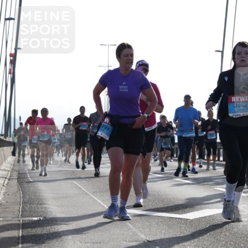 03.10.2026 - Köhlbrandbrückenlauf LenaG. http://msf.ph/oto/10658386 03.10.2026 09:28:01 Position 1 44, 2717 meine-sportfotos.de