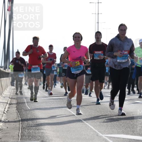 03.10.2026 - Köhlbrandbrückenlauf LenaG. http://msf.ph/oto/10658411 03.10.2026 09:28:05 Position 1 1398, 2353 meine-sportfotos.de