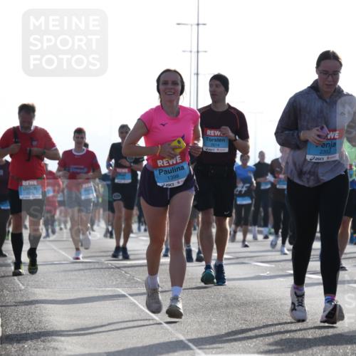 03.10.2026 - Köhlbrandbrückenlauf LenaG. http://msf.ph/oto/10658434 03.10.2026 09:28:06 Position 1 1398, 2614, 2353, 2579 meine-sportfotos.de