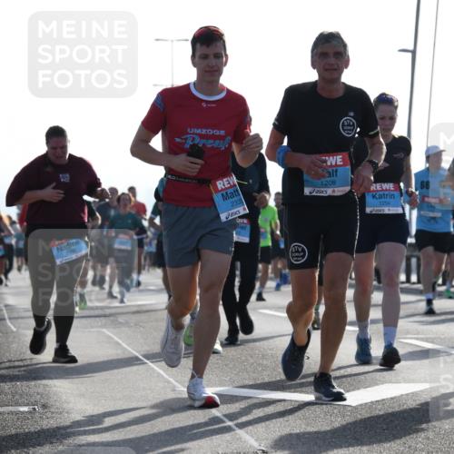 03.10.2026 - Köhlbrandbrückenlauf LenaG. http://msf.ph/oto/10658487 03.10.2026 09:28:17 Position 1 2350, 1208, 2335, 1254, 66, 1, 1419 meine-sportfotos.de