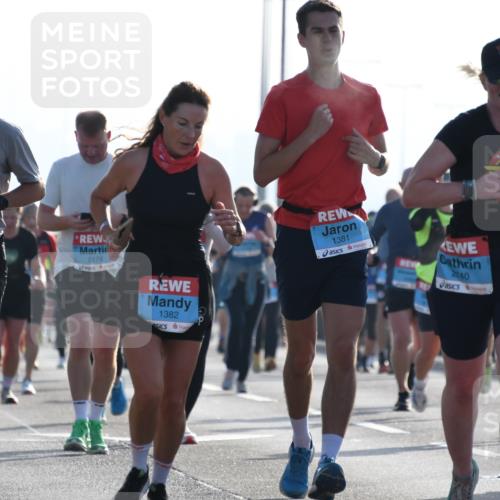 03.10.2026 - Köhlbrandbrückenlauf LenaG. http://msf.ph/oto/10658507 03.10.2026 09:28:28 Position 1 1380, 2179, 1382, 1381, 2740 meine-sportfotos.de