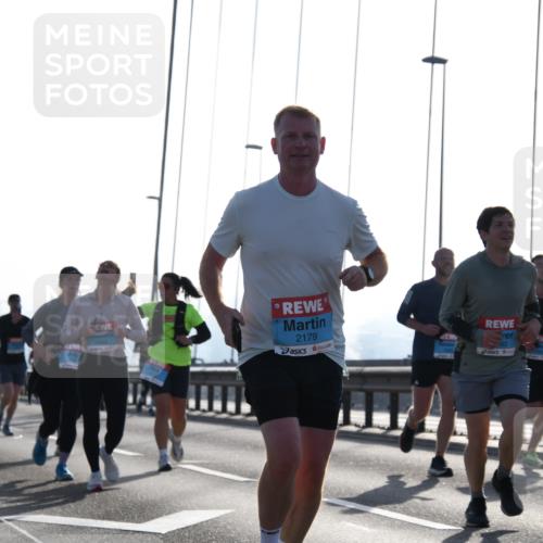 03.10.2026 - Köhlbrandbrückenlauf LenaG. http://msf.ph/oto/10658532 03.10.2026 09:28:39 Position 1 2179 meine-sportfotos.de