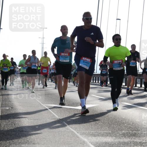 03.10.2026 - Köhlbrandbrückenlauf LenaG. http://msf.ph/oto/10658584 03.10.2026 09:28:56 Position 1 2404, 2104, 1201, 2464 meine-sportfotos.de