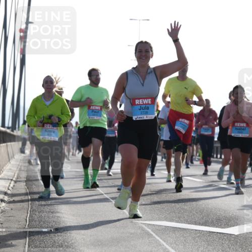 03.10.2026 - Köhlbrandbrückenlauf LenaG. http://msf.ph/oto/10658597 03.10.2026 09:28:59 Position 1 2678, 2728, 2620 meine-sportfotos.de