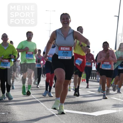 03.10.2026 - Köhlbrandbrückenlauf LenaG. http://msf.ph/oto/10658618 03.10.2026 09:29:00 Position 1 2678, 2728 meine-sportfotos.de