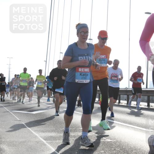 03.10.2026 - Köhlbrandbrückenlauf LenaG. http://msf.ph/oto/10658638 03.10.2026 09:29:12 Position 1 2760, 2087, 7, 2451, 2721 meine-sportfotos.de