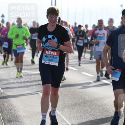 03.10.2026 - Köhlbrandbrückenlauf LenaG. http://msf.ph/oto/10658698 03.10.2026 09:29:42 Position 1 2565, 273 meine-sportfotos.de