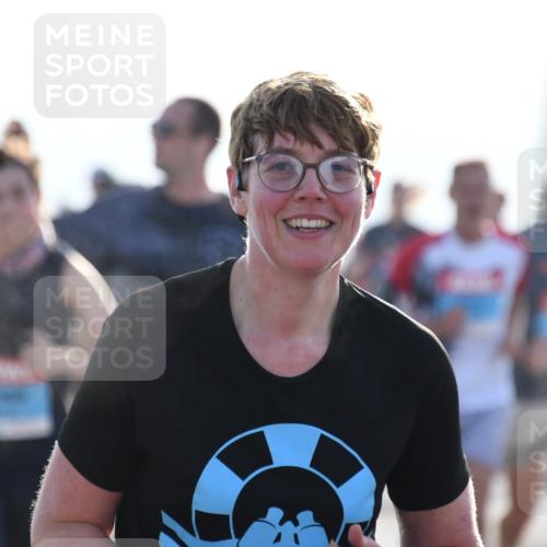 03.10.2026 - Köhlbrandbrückenlauf LenaG. http://msf.ph/oto/10658701 03.10.2026 09:29:45 Position 1  meine-sportfotos.de