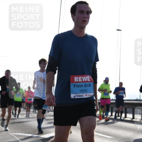 03.10.2026 - Köhlbrandbrückenlauf LenaG. http://msf.ph/oto/10658735 03.10.2026 09:30:14 Position 1 1836 meine-sportfotos.de