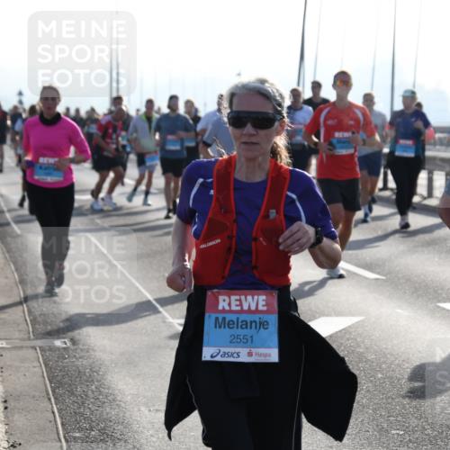 03.10.2026 - Köhlbrandbrückenlauf LenaG. http://msf.ph/oto/10658762 03.10.2026 09:30:32 Position 1 2551, 2803 meine-sportfotos.de