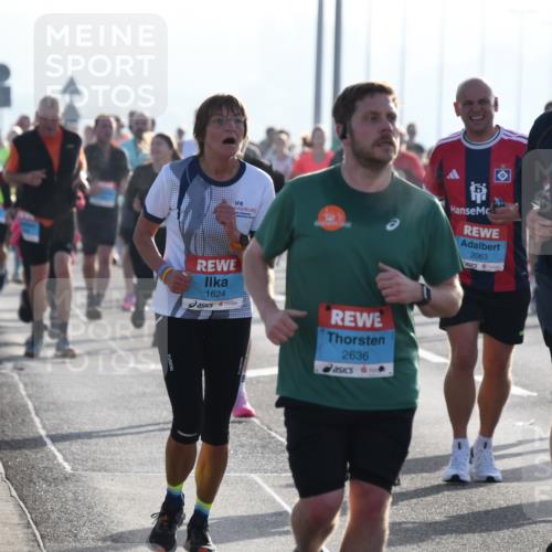 03.10.2026 - Köhlbrandbrückenlauf LenaG. http://msf.ph/oto/10658771 03.10.2026 09:30:38 Position 1 1624, 2636, 2063, 2994 meine-sportfotos.de