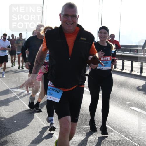 03.10.2026 - Köhlbrandbrückenlauf LenaG. http://msf.ph/oto/10658800 03.10.2026 09:30:54 Position 1 567, 1528 meine-sportfotos.de