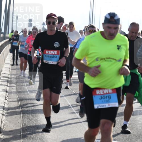 03.10.2026 - Köhlbrandbrückenlauf LenaG. http://msf.ph/oto/10658828 03.10.2026 09:31:10 Position 1 87, 1121, 1195, 2643 meine-sportfotos.de