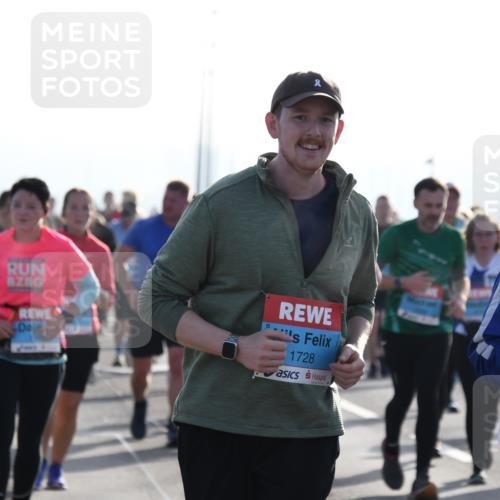 03.10.2026 - Köhlbrandbrückenlauf LenaG. http://msf.ph/oto/10658839 03.10.2026 09:31:17 Position 1 2, 1728 meine-sportfotos.de