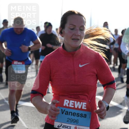 03.10.2026 - Köhlbrandbrückenlauf LenaG. http://msf.ph/oto/10658854 03.10.2026 09:31:24 Position 1 2996, 1900 meine-sportfotos.de