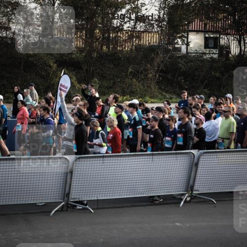 03.10.2026 - Köhlbrandbrückenlauf H.Heesch http://msf.ph/oto/10658904 03.10.2026 09:00:57 Ziel  meine-sportfotos.de