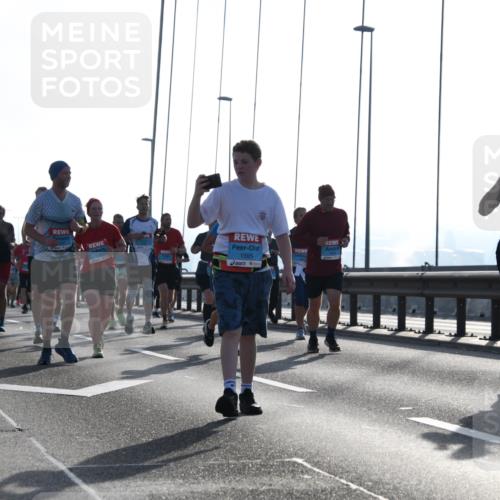 03.10.2026 - Köhlbrandbrückenlauf LenaG. http://msf.ph/oto/10658917 03.10.2026 09:32:15 Position 1 1595, 1075 meine-sportfotos.de