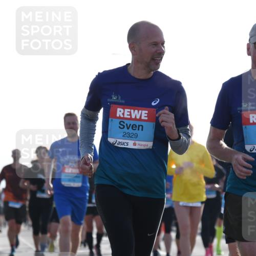 03.10.2026 - Köhlbrandbrückenlauf LenaG. http://msf.ph/oto/10658934 03.10.2026 09:32:28 Position 1 2329, 3852 meine-sportfotos.de