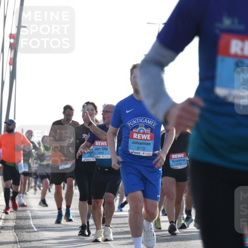 03.10.2026 - Köhlbrandbrückenlauf LenaG. http://msf.ph/oto/10658937 03.10.2026 09:32:30 Position 1 19, 3172, 3446, 1333, 2529, 3156 meine-sportfotos.de