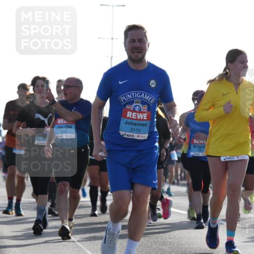 03.10.2026 - Köhlbrandbrückenlauf LenaG. http://msf.ph/oto/10658940 03.10.2026 09:32:31 Position 1 3172, 3446, 1367, 30 meine-sportfotos.de